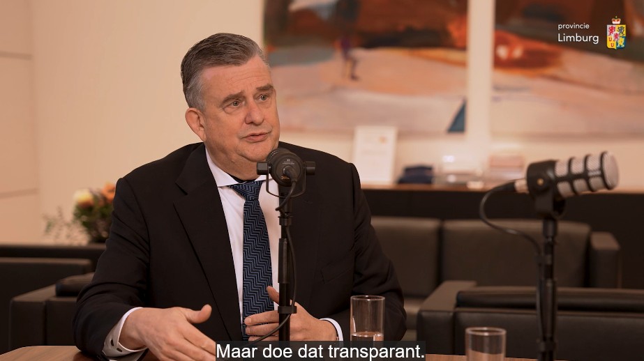 Non transparantie en geldverkwisting 8